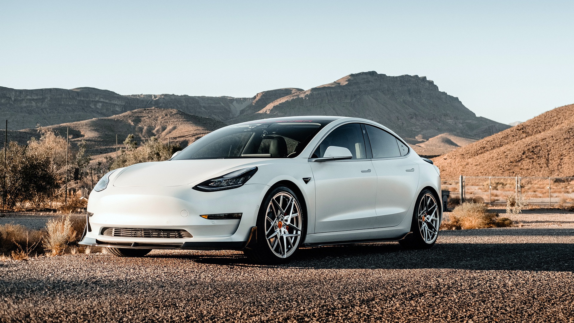 Automobili Tesla, le ultime notizie dal web